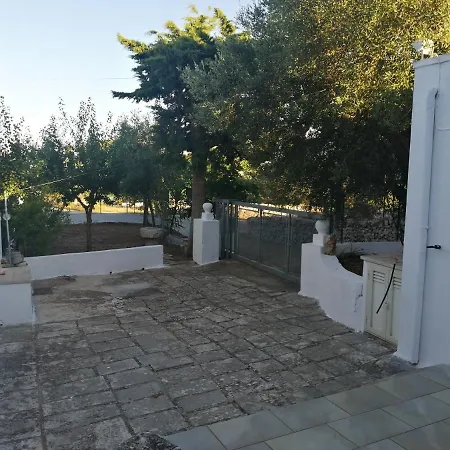 Trulli Di Nonno Ciccio * Cisternino